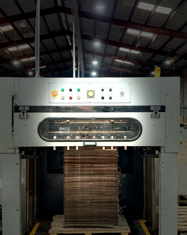 Equipo en área de apilado